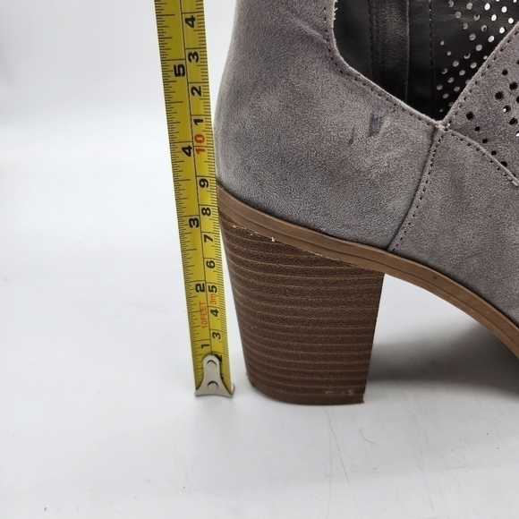Dolce Vita Suede Ankle Bootie Heels Size 8.5M Shoes Grey - Picture 7 of 15